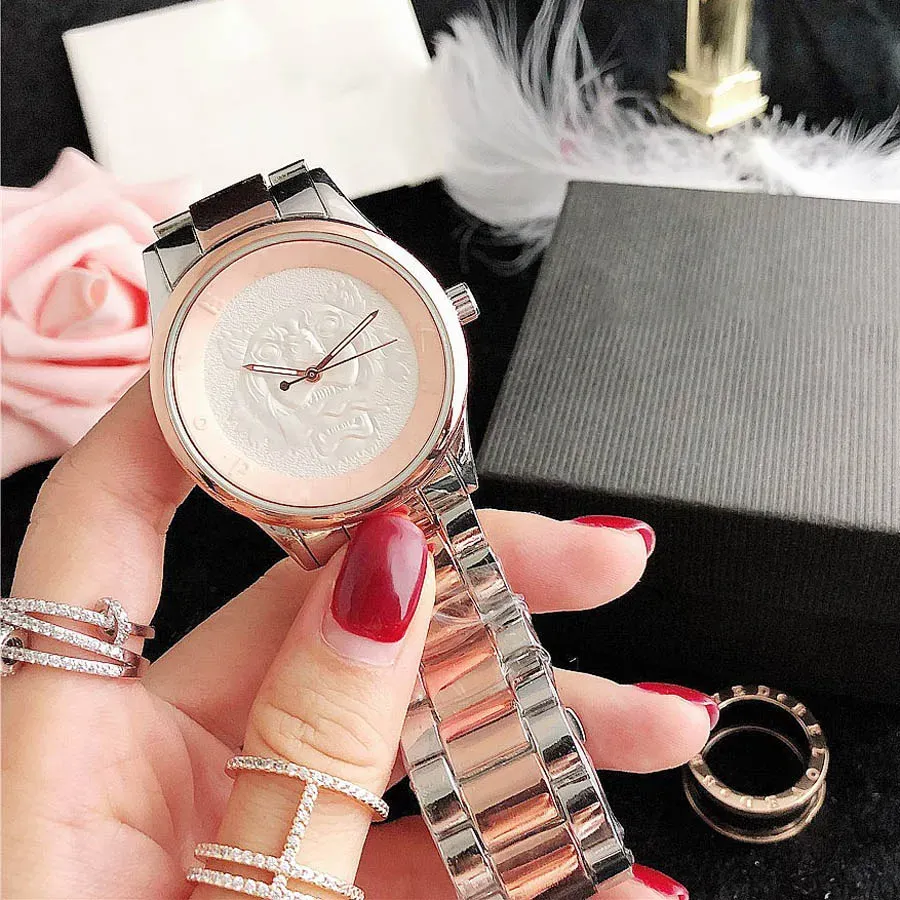 2023 Hot Sale Fashion Brand Women Girl Style Steel Metal Band Quartz Wrist Watch Wholesale GRATIS frakt Present Designer Watch