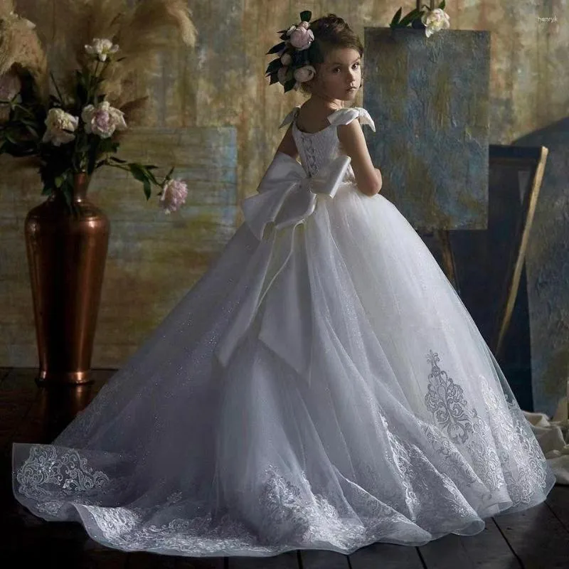 Flickaklänningar vit spetsblomma prinsessa barn första nattvarden klänning båge puffy applikationer lång tyll bröllopsfest formell klänning