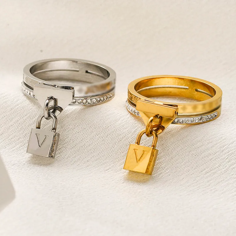 Pierścień Ring Lock Jewelry Crystal Silver 18K Gold Plate Never Fade Band Pierścienie Biżuteria Klasyczne akcesoria premium Ekskluzywne z wytłoczonym znaczkiem