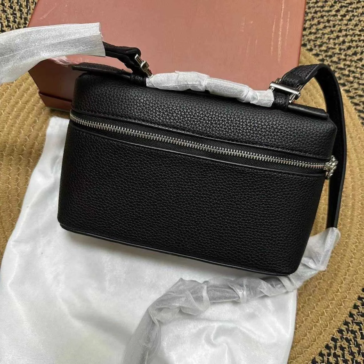 Borsa da sera di design Borse per cosmetici Baobao Donna 2023 Primavera/estate Nuova borsa per pranzo con motivo Litchi Lp19 Netizen Stesso stile Borsa a tracolla