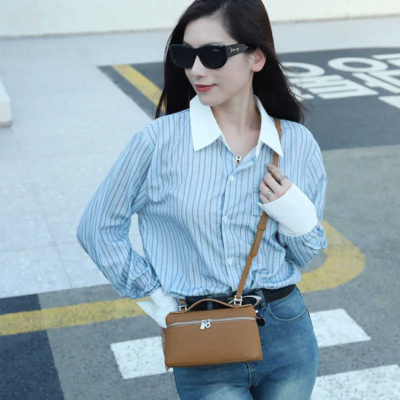 Loro Piano Cosmetic Evening Bag Bags Top Layer Cowhide Leather Womens Designer Bag Trendy Fashionable Lunch Bag Portable One Shoulder Crossbody Makeup Bag