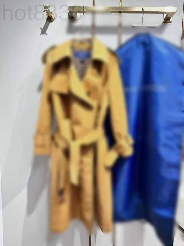 女性のトレンチコートデザイナーliu Yifei Camel Windbreaker Coat Women's Mid Length Coat Classic Simple Fashion British Style KV71