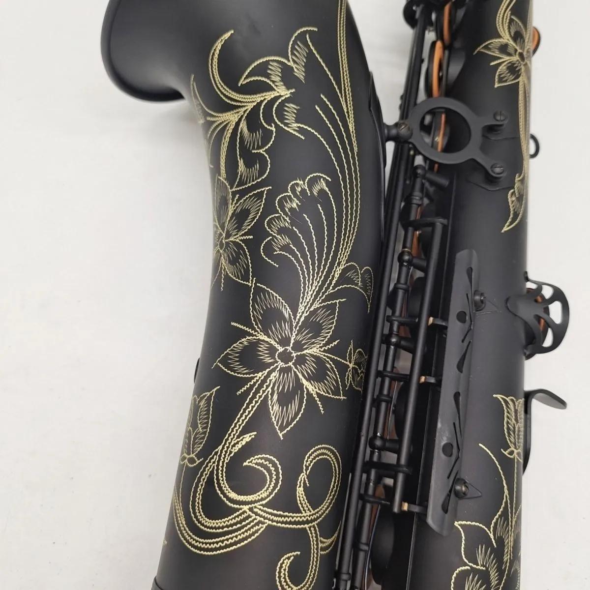 Black matte B-tone professional tenor saxophone antique brushed craftsmanship beautifully carved Tenor sax high-quality tone