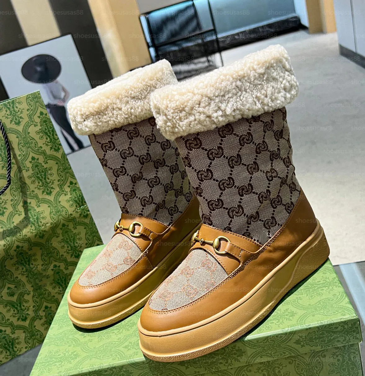 Designer Boot Women Winter Plush Warm Snow Ankle Boots Fashion Luxury Comfort Australia Sheepskin Suede Martin Booties Shoe