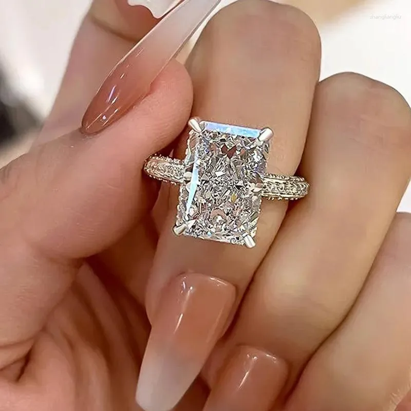 Anelli nuziali Huitan Semplice ed elegante taglio rettangolare CZ per le donne Fidanzamento di lusso Accessori da sposa Temperamento Gioielli da donna