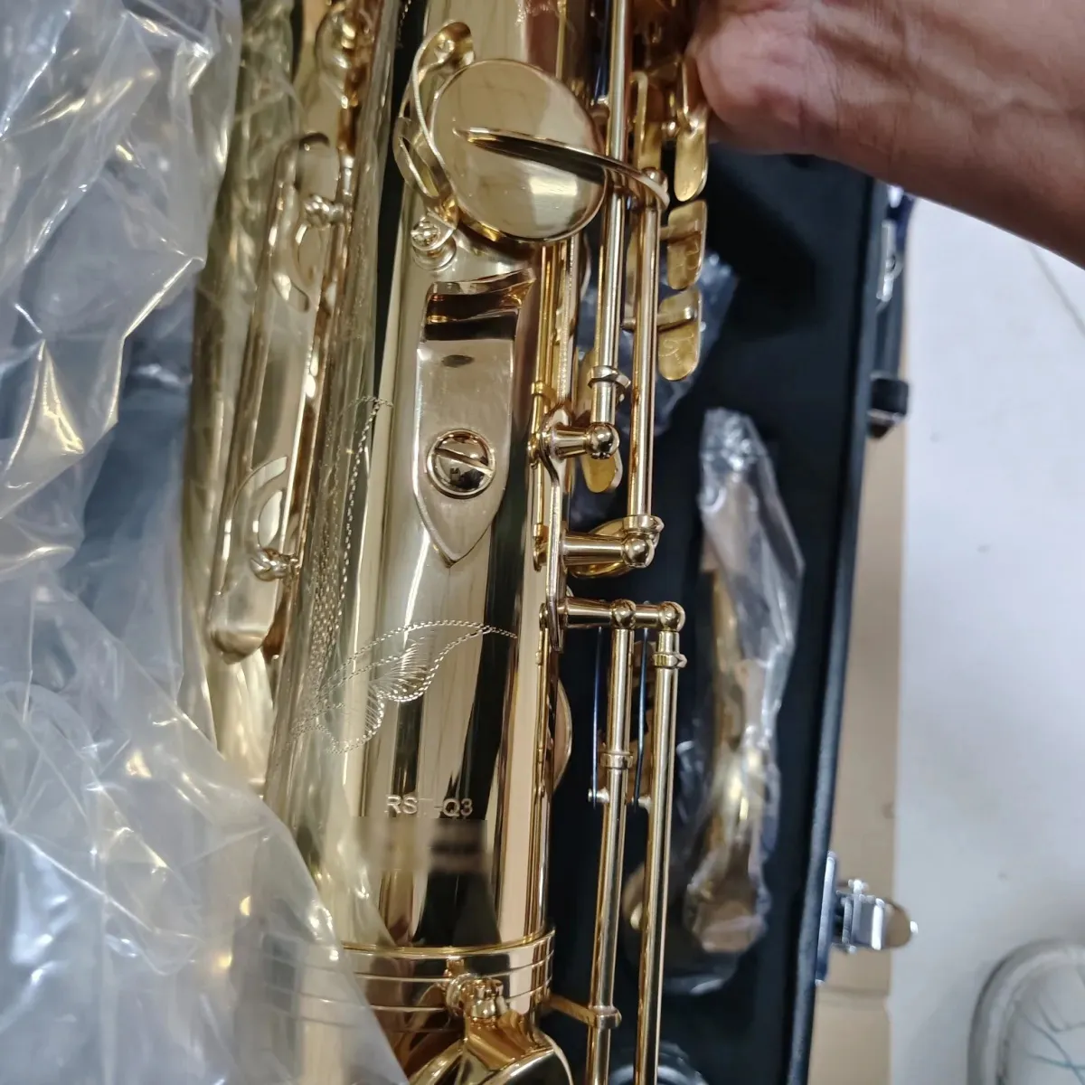 Högkvalitativ gyllene B-platt professionell tenorsaxofon mässing guld pläterad djup gravering fin mönster tenor sax jazz instrument