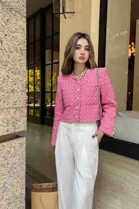 2023 Jackets for Women Tweed Pink Winter Jacket Women Designer Fashion Camellia Chains Tweed Jacket Coats Mother's Day Christmas Day Gift 26LU
