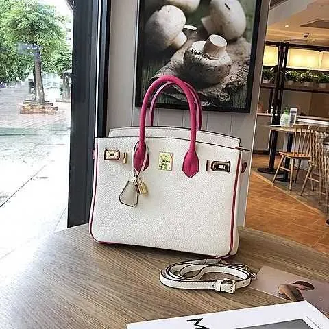 Partihandel Top Original Party Home Tygväskor Online Shop White Rose och Red Color Real Leather Bag Sweet Top Layer Cowhide Womens Mode har riktig logotyp