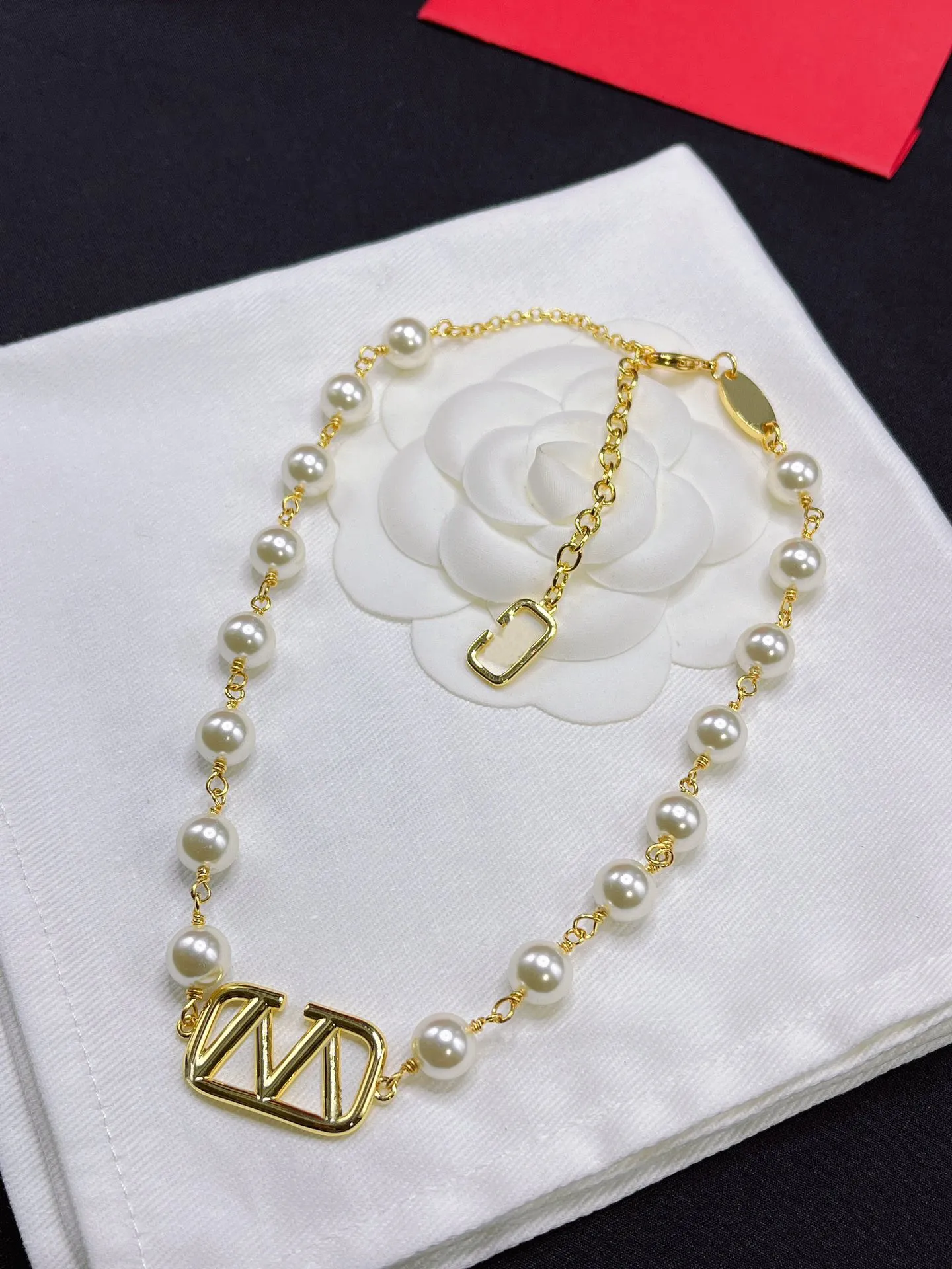 Luxury Quality Designer Pearl Necklace For Women 18k Gold Plated Rätt varumärke Logo Fashion Copper Brass Gift Gifts Family Par med präglad stämpel Y23347