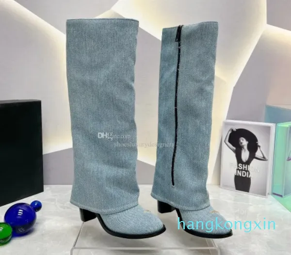 New Denim Half Knee Zip Cowboy Viola Boots Chunky Block Heels 뾰족한 발가락 부츠 여성의 고급 디자이너 가죽 단독 패션 파티 신발 공장 신발 크기