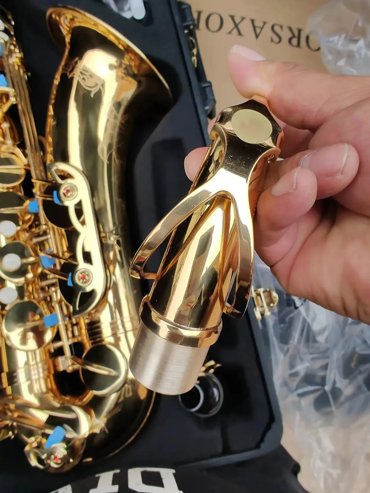 Högkvalitativ gyllene B-platt professionell tenorsaxofon mässing guld pläterad djup gravering fin mönster tenor sax jazz instrument