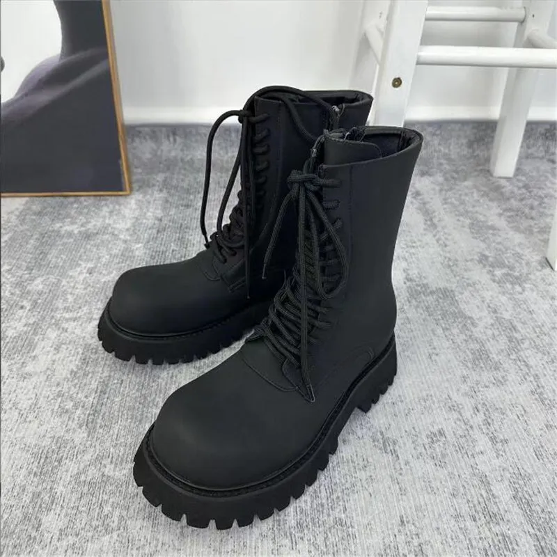 Schwarzer Herren-Stiefel mit runder Zehenpartie, Designer-Stiefel für Herren mit dickem Boden, lässiger Sneakers-Stiefel für Herren