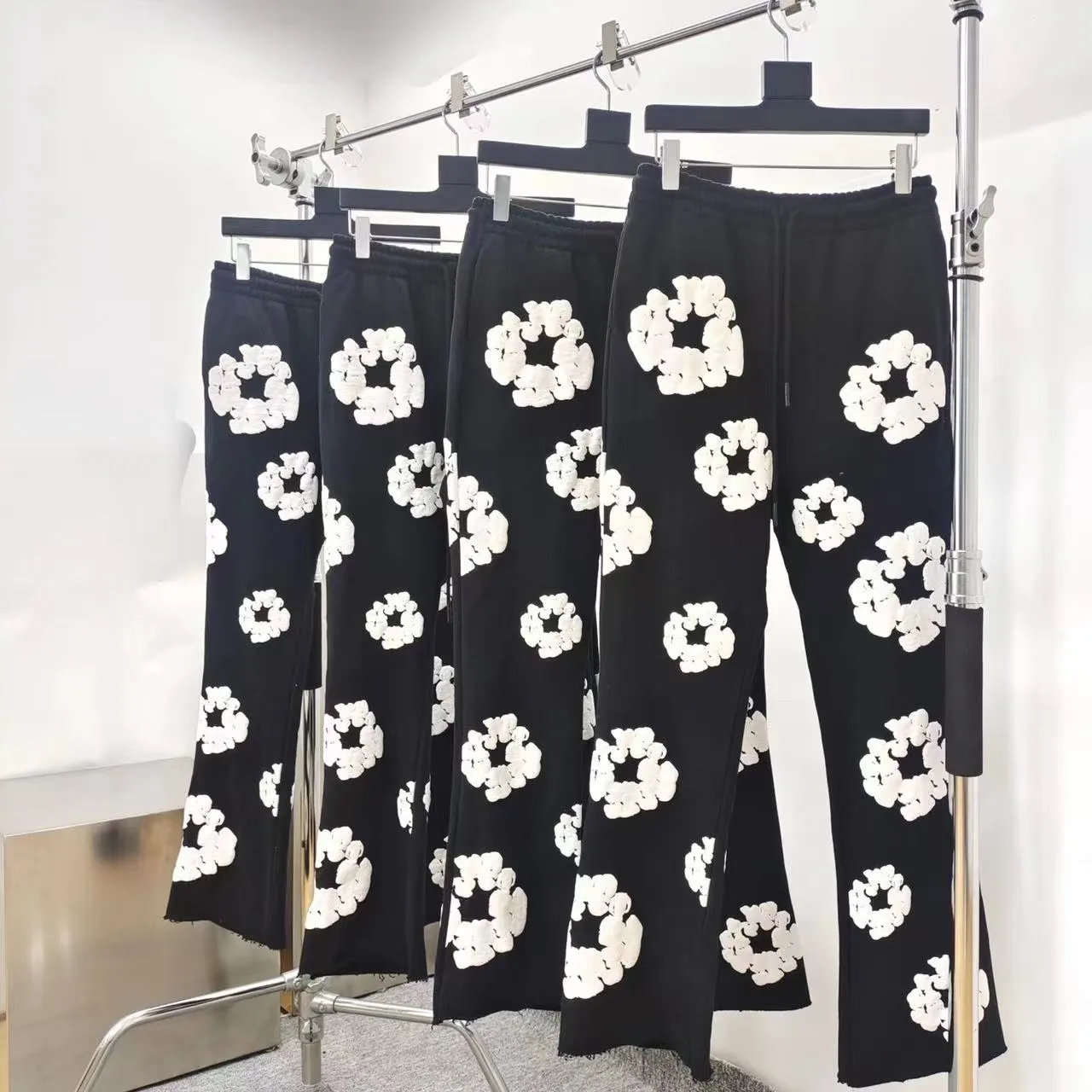 DENIM TARS ホワイト フラワープリント M