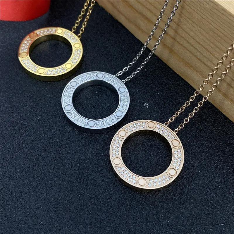 Bijoux de NoëlCollier de luxe Collier en or pour femmes Colliers de créateurs pour hommes Femme Titane Acier Cercle Pendentifs Anniversaire Chaîne Serpent Diamant Noël