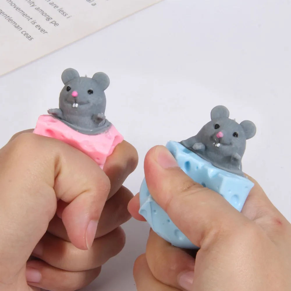 カップ　ミニスクイーズ ミニカップチーズマウススクイーズおもちゃ：子供向けのノベルティ