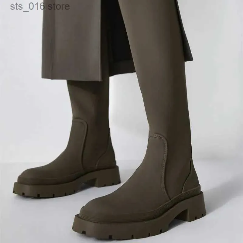 Buty za projektant buty do kolan zwykłe buty dla kobiet 2022 Zima nowe środkowe buty goth chelsea gladiator grube buty mody mujer t230927