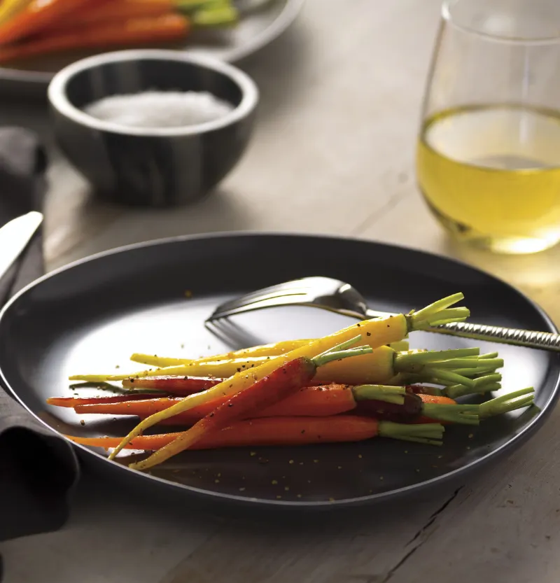 White Countertop Godrej Microwave Oven Price With 1.4 Cubic Foot