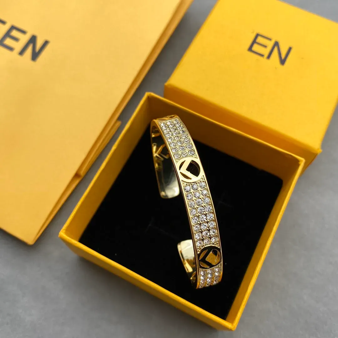 Designer pulseiras de luxo pulseiras para mulheres marca clássica rosa ouro pulseiras aberturas com diamantes moda jóias pulseira CYG239274-3