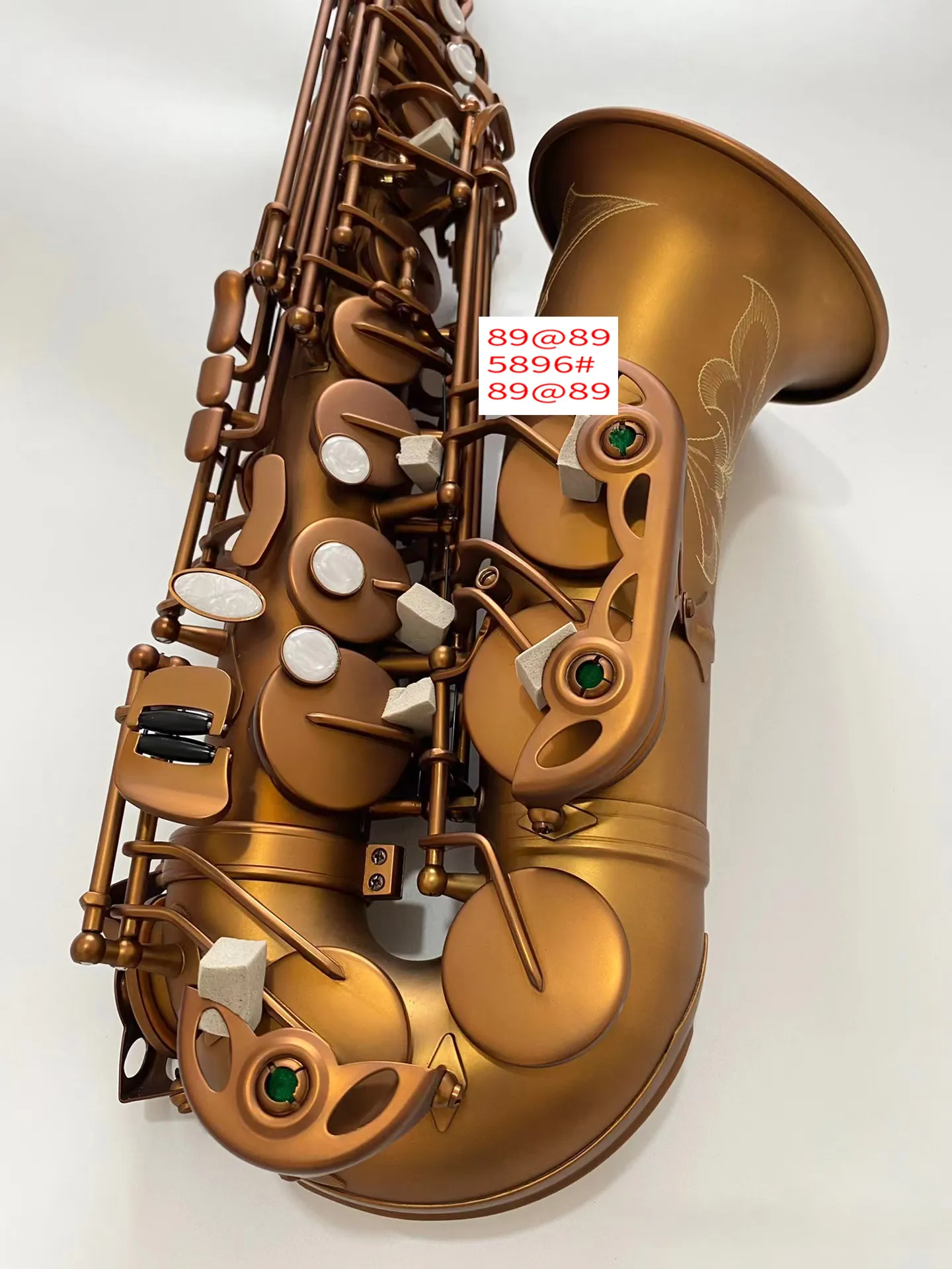 Sassofono contralto professionale in oro opaco di fascia alta piatto E-tune in ottone placcato oro con processo opaco strumento jazz dal tono di alta qualità