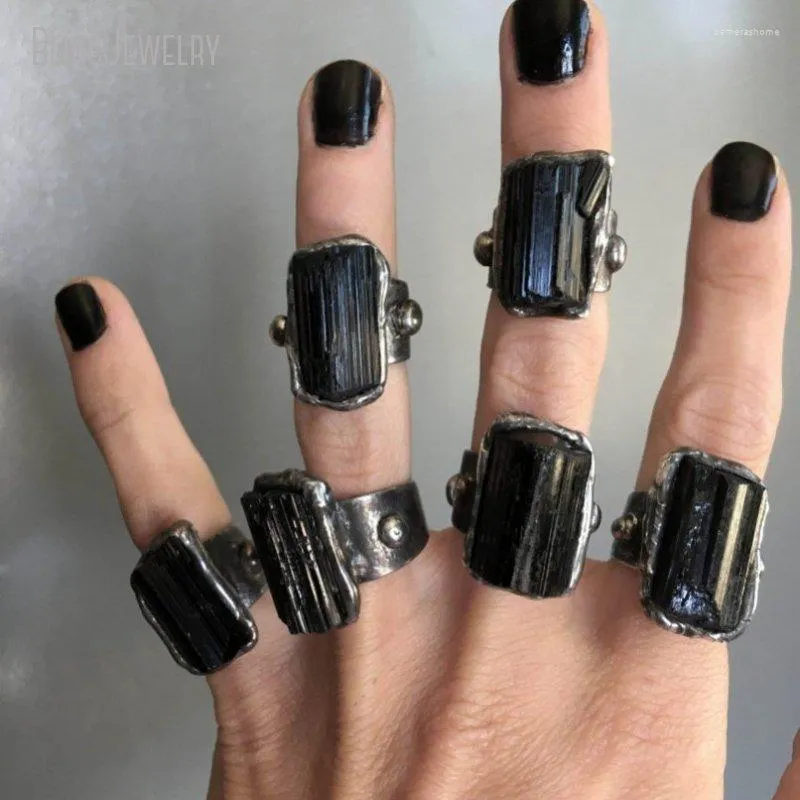 Bröllopsringar RM45711 Raw Black Tourmaline Crystal Gemstone Ring Stor Schorl Justerbar storlek 5 6 7 8 Goth Witch Wicca Boho Jewelry