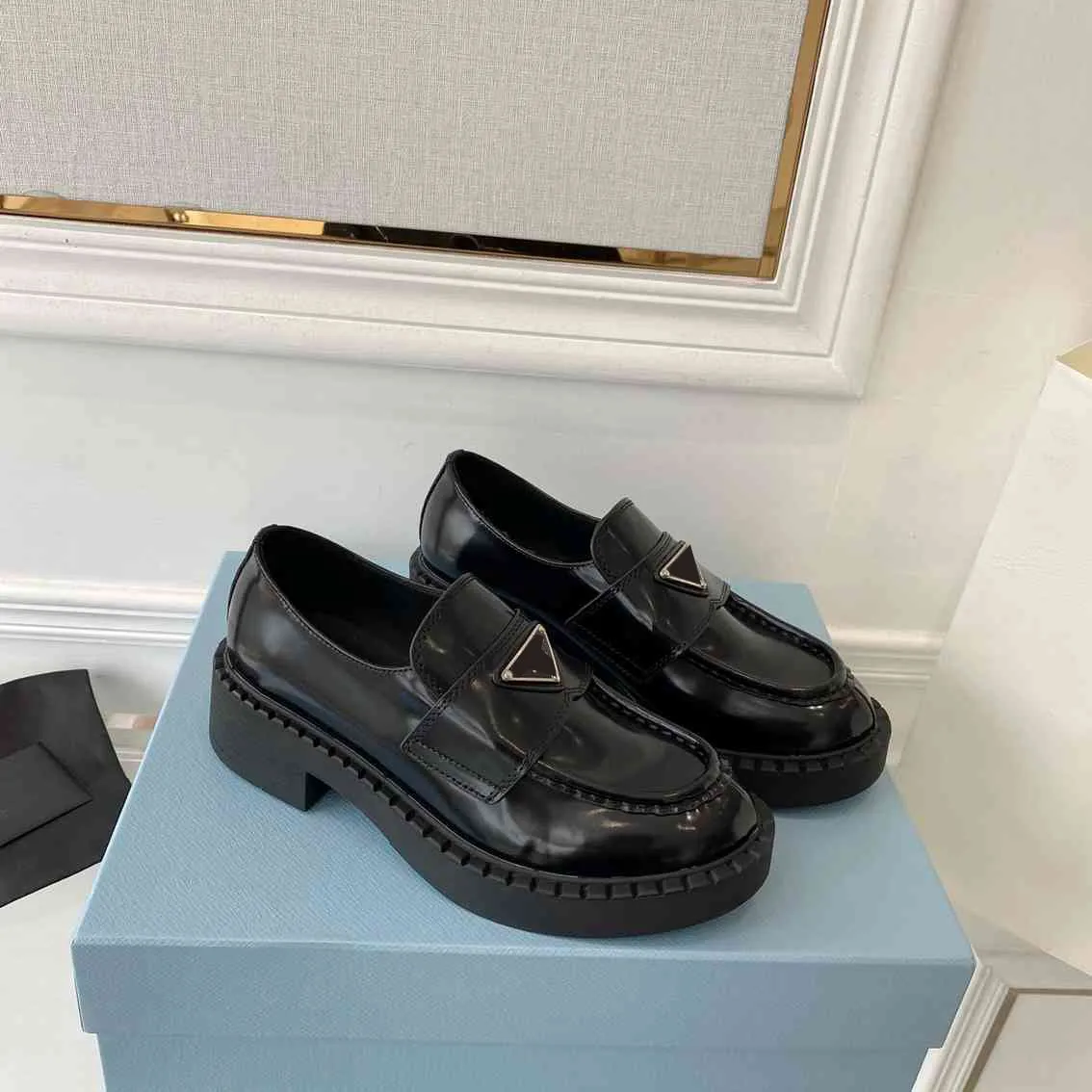 3-Buty-designer Mężczyźni kobiety swobodny monolit trójkąt czarne skórzane buty zwiększają trampki platformowe klasyczny patent