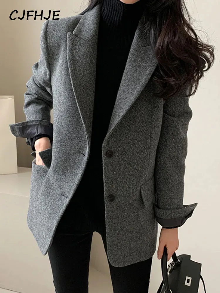 Mezclas de lana para mujer CJFHJE Blazer de lana gris para mujer Otoño Invierno Bolsillos de un solo pecho Ropa de oficina Cuello con muescas Blazers gruesos Chaqueta elegante para mujer 230927