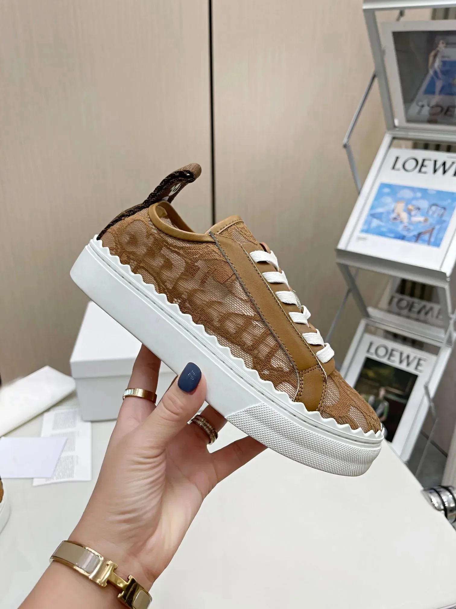 أحذية Dupe Designer Sneakers Lauren Women Shoes Lace Shoe Leather Rubber Rubber Printed Canvas Trainer Platform