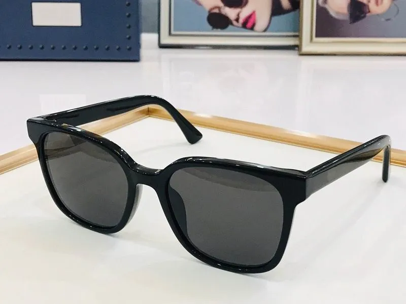 2023 Unisex-Sonnenbrille von hoher Qualität, schwarze Midth-Plank-Vollrahmen-Dunkelgraue, quadratische Brille, erhältlich mit Box