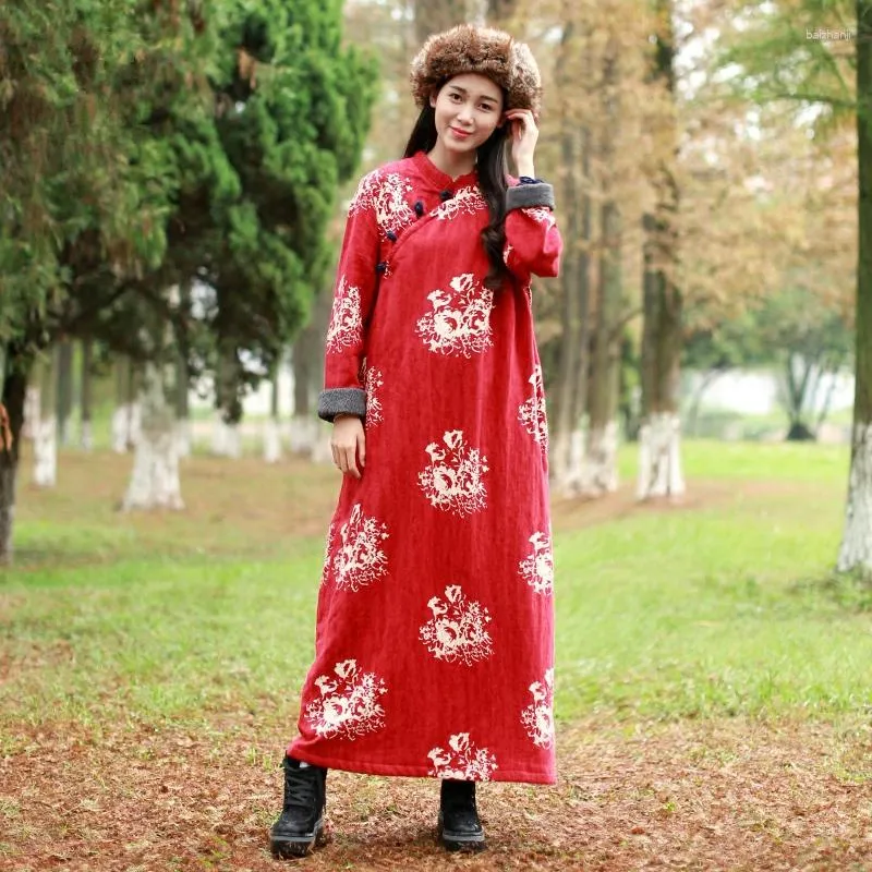 Casual klänningar lzjn varm för kvinnor 2023 vinter qipao blommor tryck kinesiska cheongsam långärmad stor storlek fleece maxi klänningsfickor