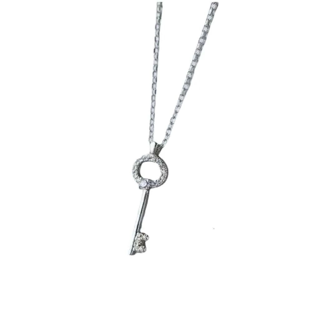 Ожерелье Tiffanyes, дизайнерское женское оригинальное качество, ювелирные изделия из стерлингового серебра 925 пробы, подвеска «ключ любви» с белыми кристаллами CZ, 18 дюймов, женский подарок GTLX1011 1020 H1115