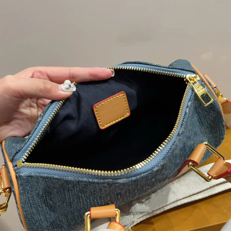 Dh gate online handbags919
