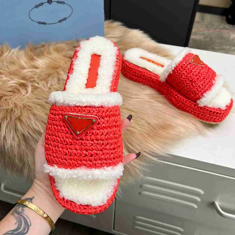 Crochet flatform slides Designer Women fur mule Slippers winter metal triangles iconic note platform Sandals Raffia-effect yarn Flip Flops