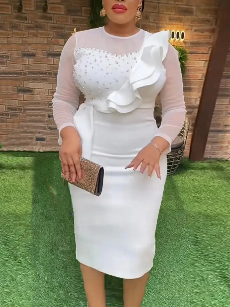 Podstawowe sukienki swobodne klasyczne kobiety białe midi bodycon sukienki Koraliki Sheer Long Rleeve Sweetheart Ruffles Peplum Sukienki na wesele przyjęcie dla gości 230927