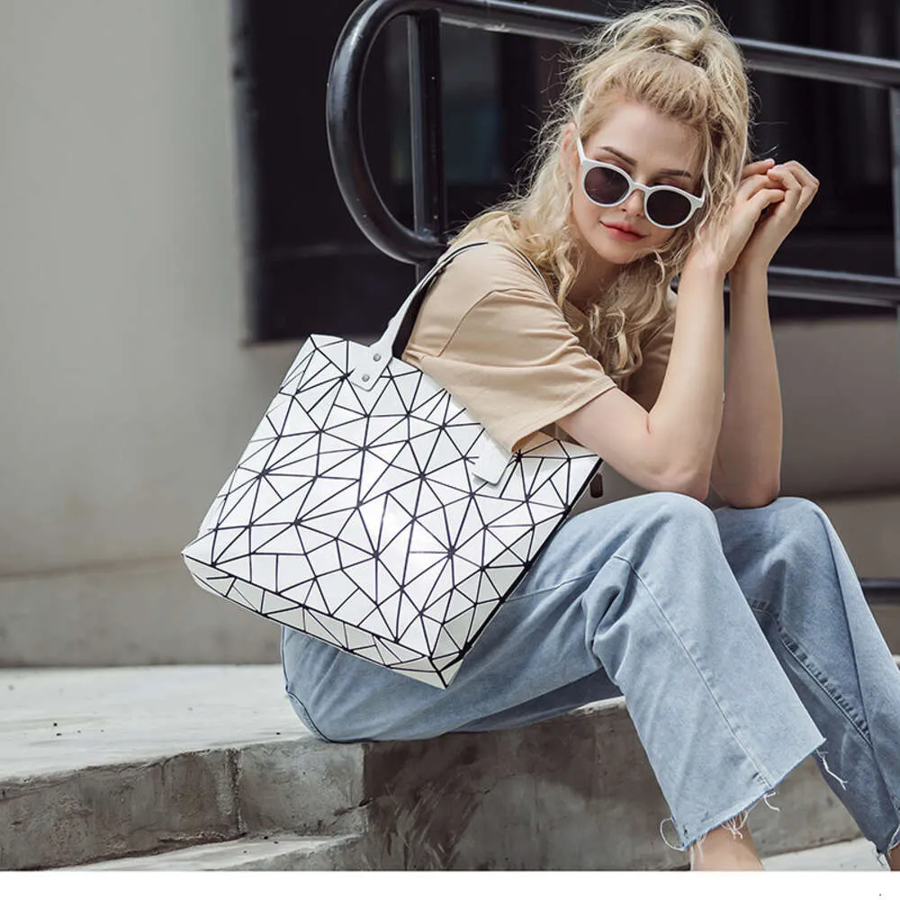 New Luxury Handbags Women Tote Bags Designer Beach Large Tote Fashion Hologram Shoulder Bag Sac A Main Geometric Bag Bolsa Feminina Silver Bag 230928 From 16 48 DHgate