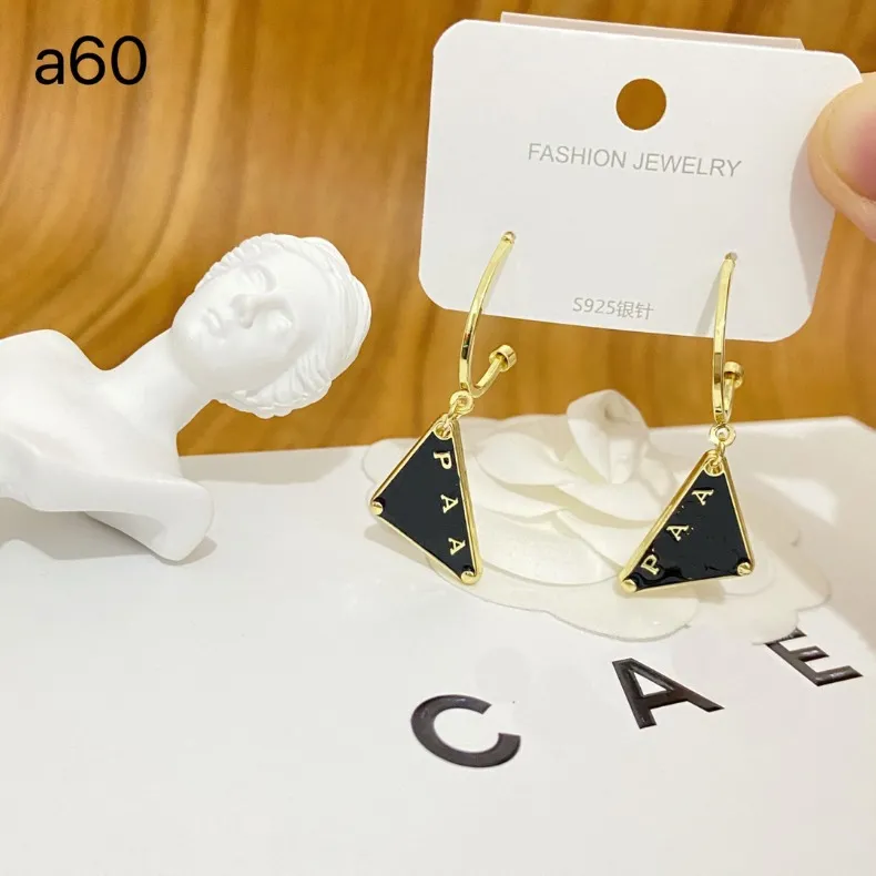 18K Gold Crystal Drop Earrings Black Luxury Love Stud أقراط New Charm Love Gift Earrings Autumn Designer Jewelry Jewelry