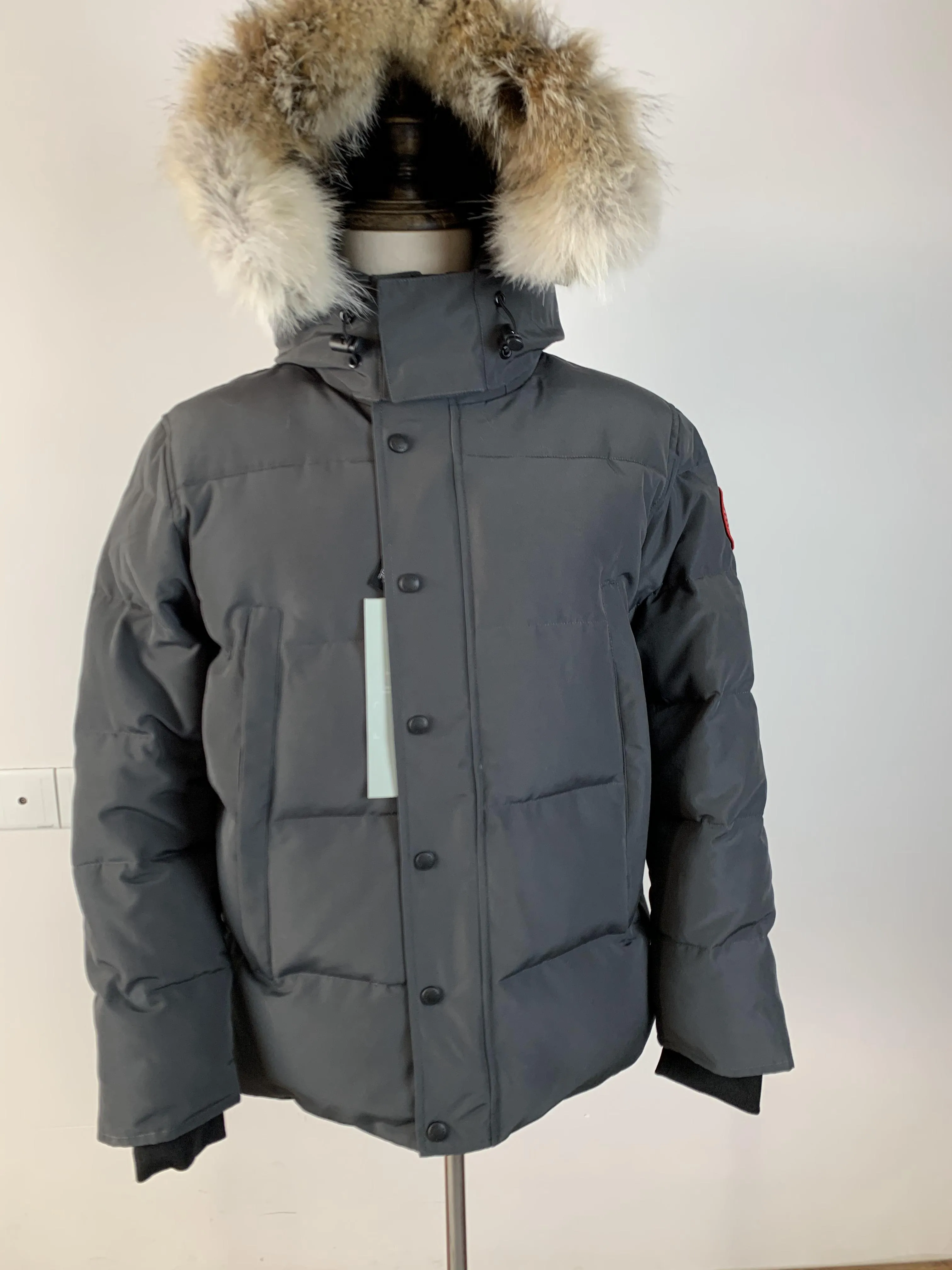 Canadá Designer Jaqueta Masculina Parka Canadense Casaco De Inverno À Prova D 'Água Pano Homens Lobo Fur Wyndham Jaqueta Com Capuz Fourrure Outwear Peles De Guaxinim Quente