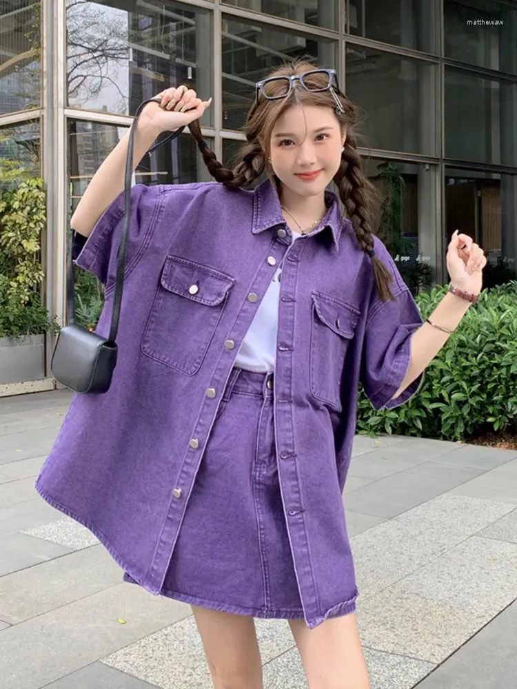 فساتين العمل 2023 American Retro Denim Short Sleeve Coat Half Skirt Set Women's Hong Kong Style Purple A-LINE Y2K GOTH