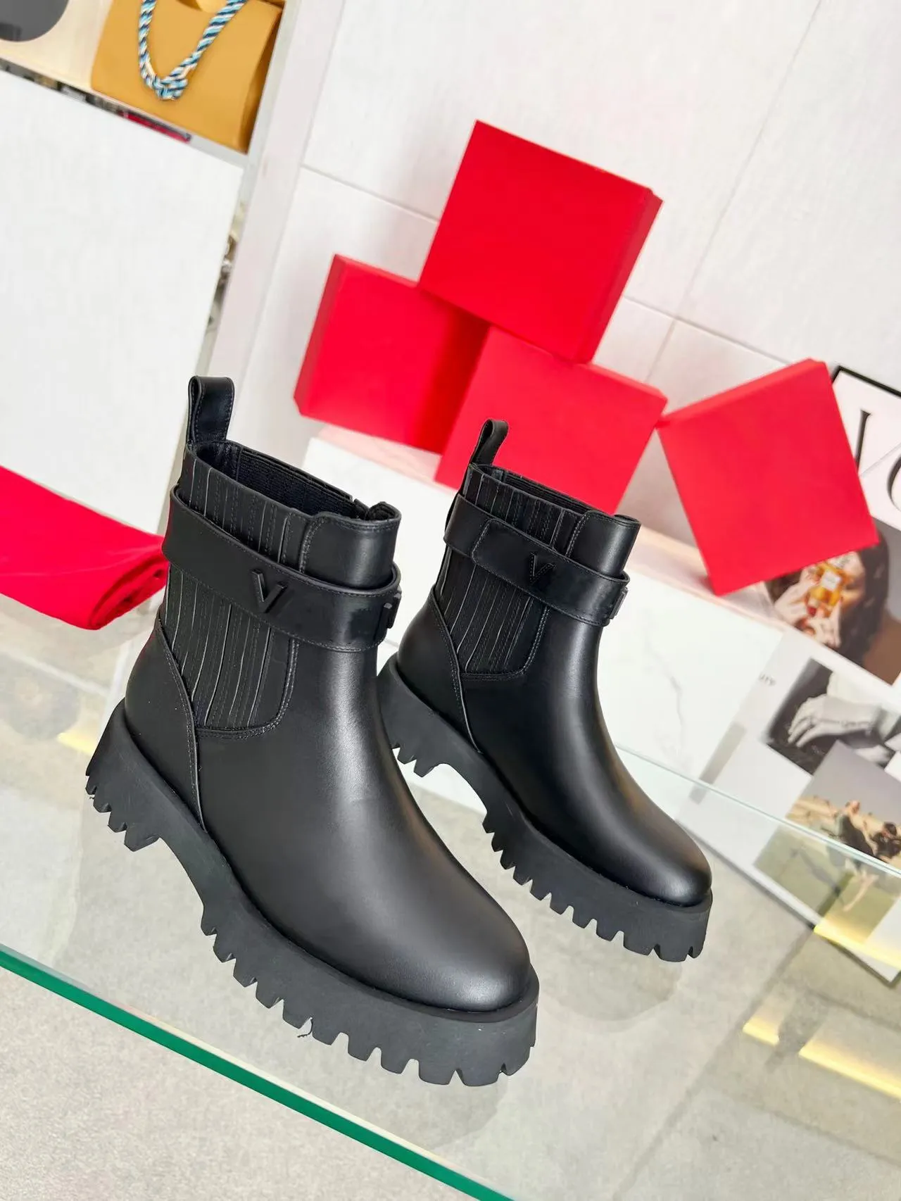 Tasarımcı Laureate Women Boots Marka Flamingos Madalya Madalya Boot Kış Kış Orijin Deri Kaba Yüksek Topuk Ayakkabı Lüks Çöl 35-42