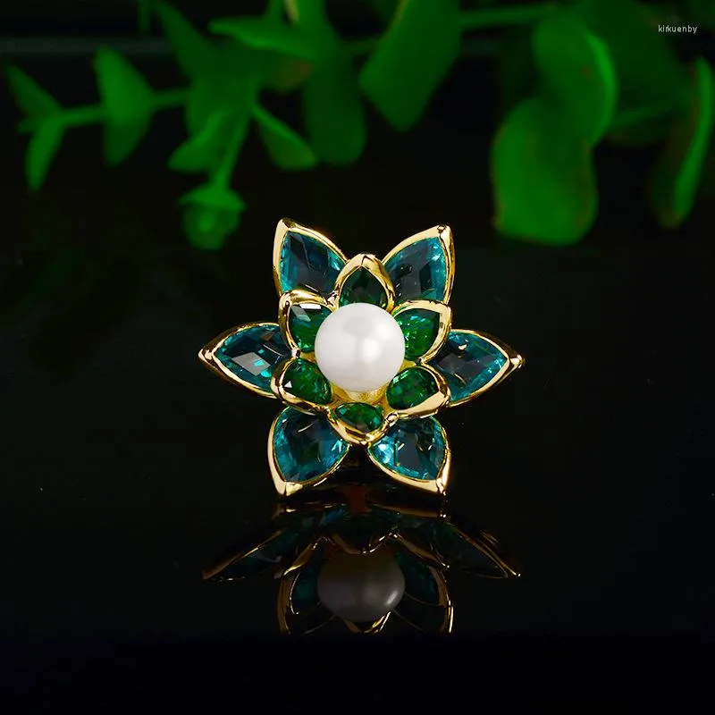 Brooches Style Pearl Lotus Brooch Flower Magnet Buckle Imitation Crystal Floral Broochpins For Woman Coat Suit Accessories Ornament