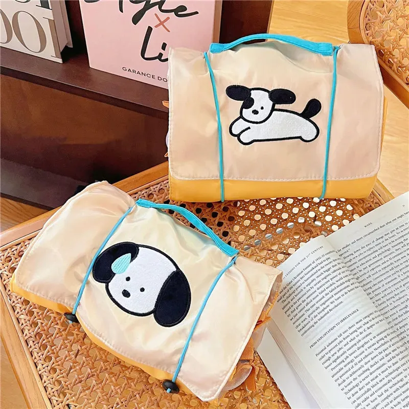 Kosmetiska väskor fall koreansk tecknad söt stil hund makeup väska en enkel vikning stor kapacitet flickor avtagbar resor toalettartiklar 230927