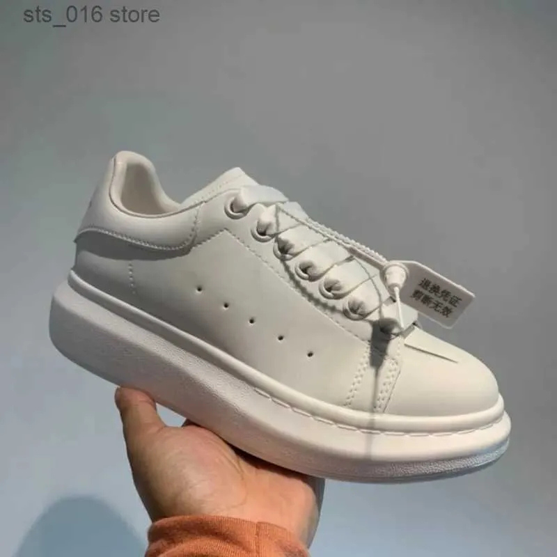 Sapatos de vestido 2023 novos tênis brancos mulheres homens sapatos de couro plataforma tênis plana casual festa sapatos de casamento esportes tênis tamanho 35-45 t230928