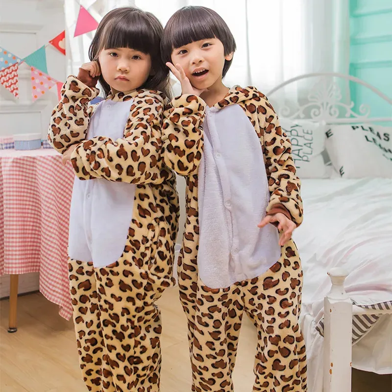 Kläder sätter barn onesies huva pyjamas barn sömnkläder pojkar flickor leopard djur anime pajama pijama flanell nattkläder kläder 230927