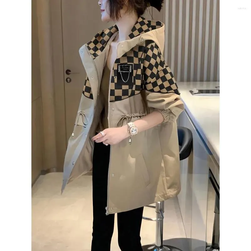 Trench da donna Casual Giacca a vento con cappuccio Donna 2023 Primavera Autunno Large Size Allentato Coreano Wild Outwear Design Sense Coat