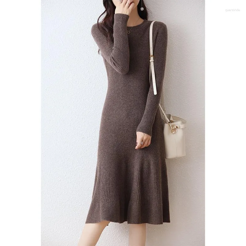 Kvinnors tröjor Autumn och Winter Wool Mid Length Dress Round Neck Over Knee Cashmere Fishtail kjol