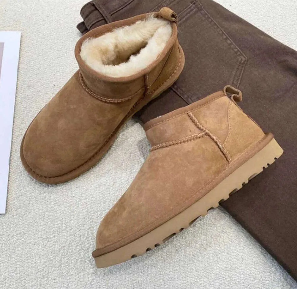 Nouvelles bottes d'hiver fourrure ultra mini plate-forme dames neige véritable laine de peau de mouton coupe basse chaussures chaudes homme et femme courte super hommes femmes bottes ugges design de mouvement uggssy