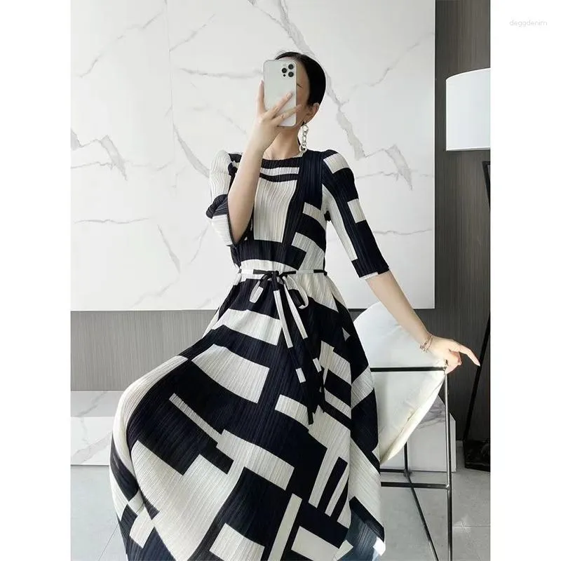chinese dress ladies Liza Lou’s Ellie Black White Striped Loose Fit Day Dress main image 0