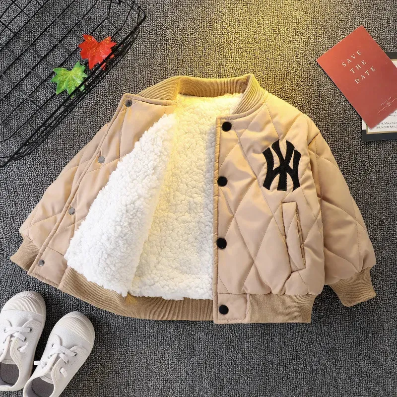 Manteau en duvet Automne Hiver Bébé Garçons Épaissi Veste En Peluche Manteaux Vêtements De Baseball Enfant Mode Chaud Polaire Coton Rembourré Vêtements D'extérieur 230928