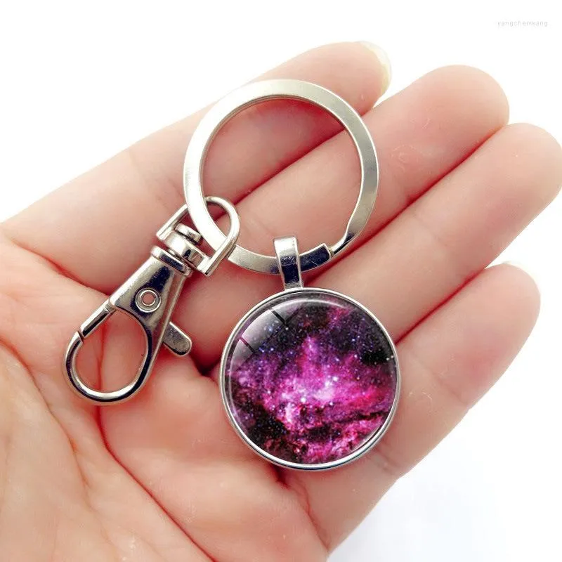 Porte-clés WG 1pc Cosmos Nébuleuse Ciel Étoilé Cabochon Temps Gemstone Porte-clés Porte-clés En Métal Boule De Verre Pour Femmes Sac Pendentif Bijoux