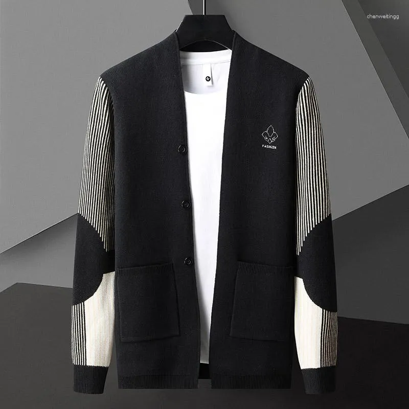 Maglioni da uomo 2023 Cappotto maglione coreano Designer Cardigan lavorato a maglia Giacca Autunno Nero a righe a contrasto Patchwork Stampa Maglione da uomo