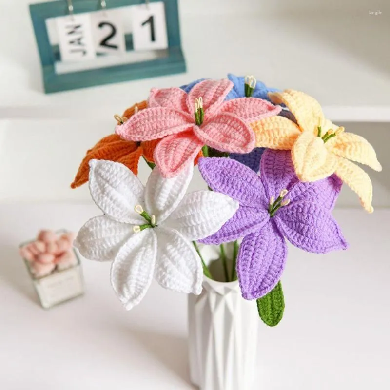 Dekorativa blommor handvävda konstgjorda handgjorda 43 cm handstickade blommor DIY virkning Lily Bouquet Wedding Decor
